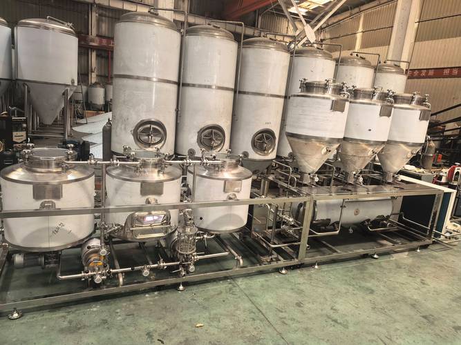 河西区街道数控啤酒设备多少钱一套？新手开精酿酒吧能直接上手吗